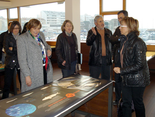 La rectora de la UdG, Anna Maria Geli, a l'esquerra, en una visita recent a l'Espai del Peix.