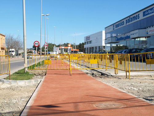 El nou carril bici, a l'altura del polígon industrial de La Rutlla.