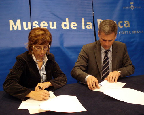 Firma del conveni, aquest migdia al Museu de la Pesca de Palamós.