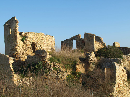 Les restes del castell de Sant Esteve de Mar.
