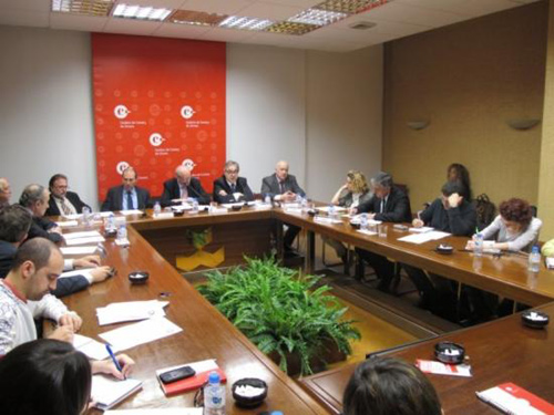 Els diferents agents, reunits avui a la Cambra de Girona. (Foto: Diari de Girona).