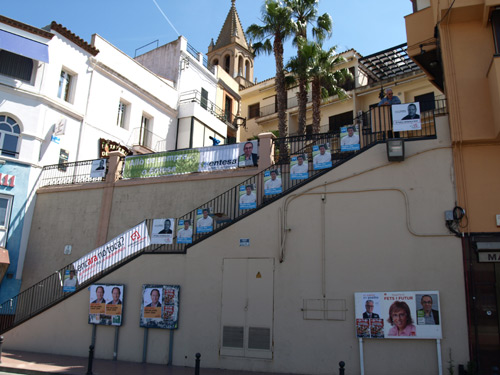 Propaganda electoral a les escales del Casino, aquest matí.