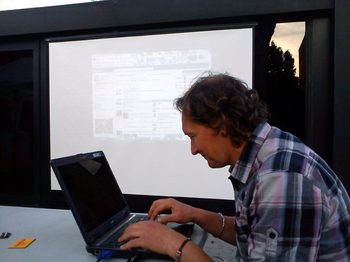 Dani Reixach, ahir, en el xat públic.