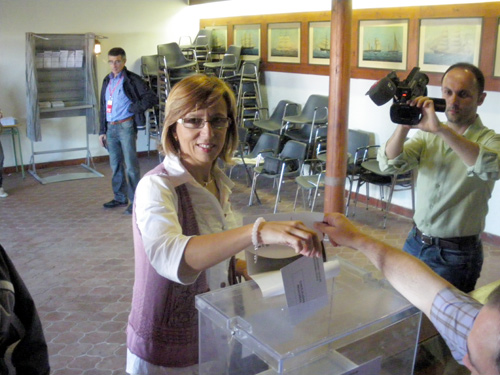 Teresa Ferrés ha estat la primera candidata a votar.