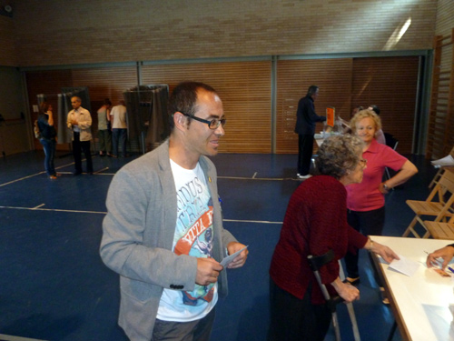 Èrik Solés, ahir al seu col·legi electoral.
