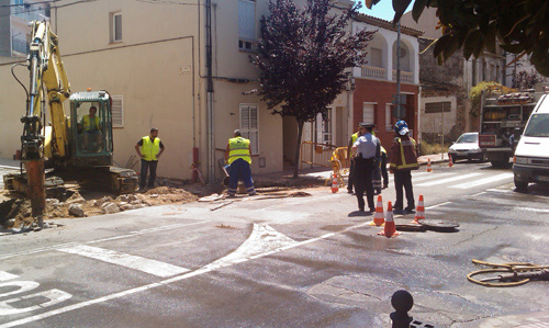 Tasques de reparació de l'avaria, aquest migdia.