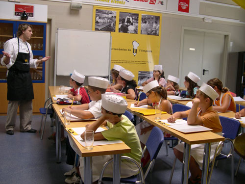 Taller de cuina infantil a l'Aula Gastronòmica de l'Empordà.