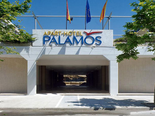 Entrada principal a l'Aparthotel Palamós.