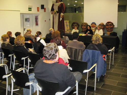 El programa posa en contacta aprenents de català amb voluntaris per fer converses.