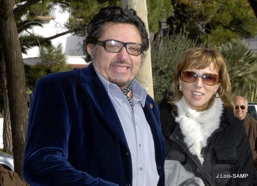 L'escriptor i periodista palamosí, Josepmiquel Servià, al costat de Teresa Ferrés.