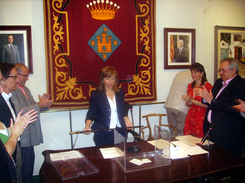 Proclamació de Teresa Ferrés com alcaldessa de Palamós, l'any 2007.