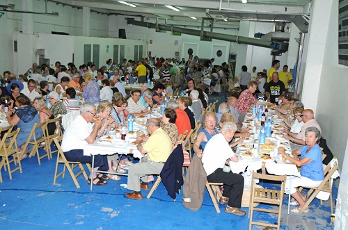 Sopar de la revetlla de Sant Pere de l'any 2010. Foto: Enric Xicars.