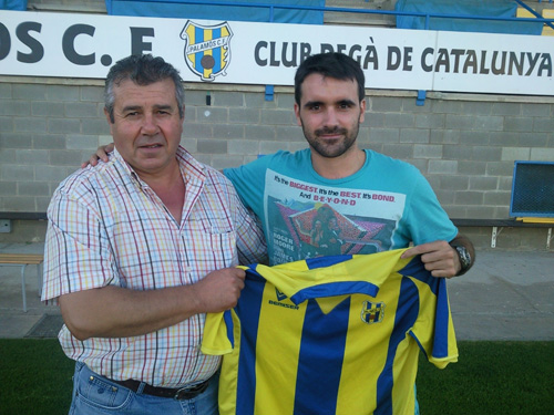 Javi Revert amb el president del Palamós CF, Miquel Aguilar, aquest matí.