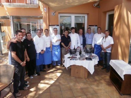 Un grup de cuiners participants a la campanya.