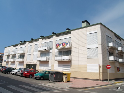 L'edifici de Can Montaner, on Unnim posa a la venda 41 habitatges.
