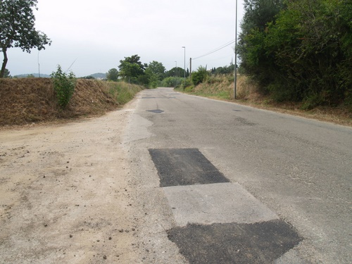 S'han tapat els sots de la carretera que porta a la Hutchinson.