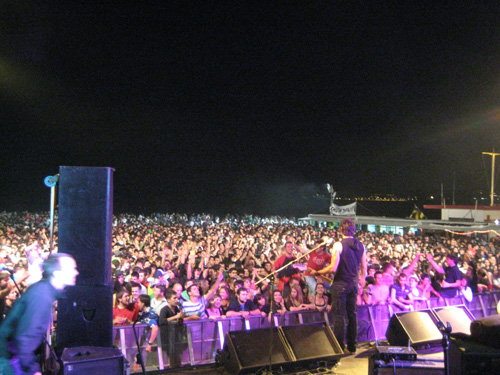 Actuació musical al recinte de barraques, durant aquesta passada Festa Major de Palamós.