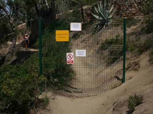 Un aspecte del camí de ronda a S'Alguer quan estava tancat.