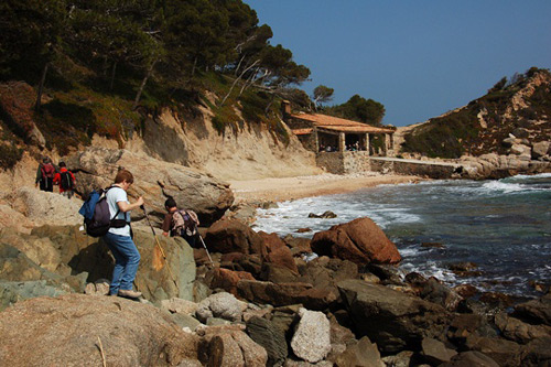 Camí de ronda a l'EIN Castell-Cap Roig. (Foto: Alfred Montserrat).