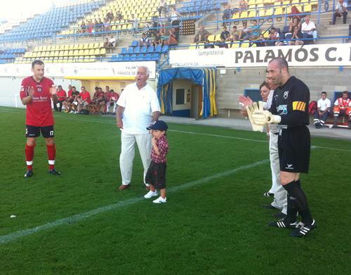 Servei d'honor del Palamós-Olot del dissabte.