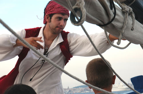 La Ruta del pirata Barba-roja, una de les excursions guiades del vaixell 'Rafael'.