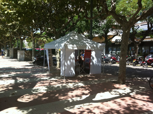 La parada de Medi Ambient, ahir al matí al passeig.