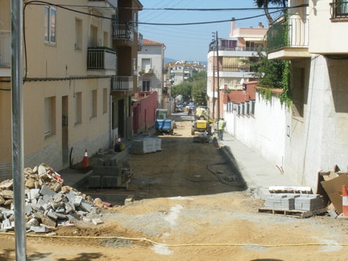Un tram del carrer de Balmes, encara en obres, aquest matí.