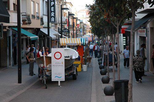 La Fira de les Entitats, una mostra de l'associacionisme a Palamós.