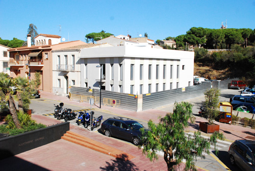La nova seu de la Policia Local de Calonge, vista des de l'Ajuntament.