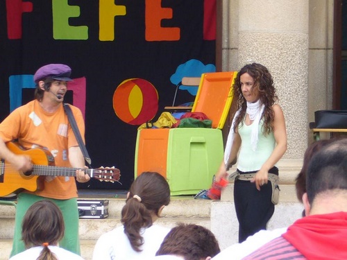 Fefe i Cia havia d'actuar en la festa ajornada.