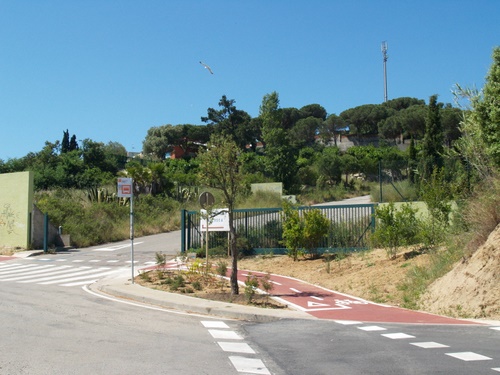 Imatge de l'accés a l'antic càmping La Coma.