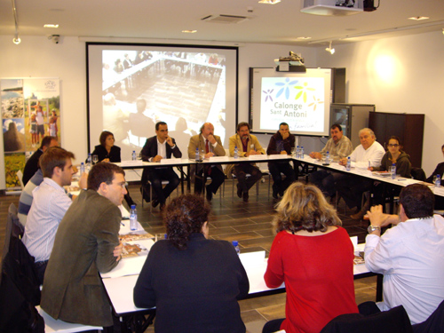 Durant la reunió, celebrada a Sant Antoni, s'ha parlat de projectes turístics i esportius.