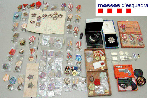 Objectes sostrets per la banda detinguda. Foto: Mossos d'Esquadra.