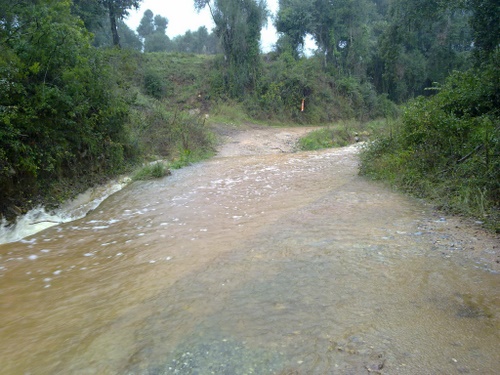 Es recomana extremar les precaucions en zones properes a rieres.