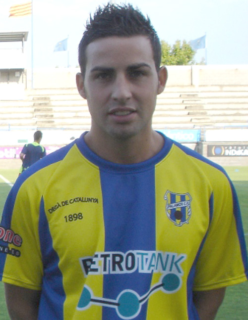 El defensa del Palamós CF, Chicho. (Foto:Sergi Cortés).