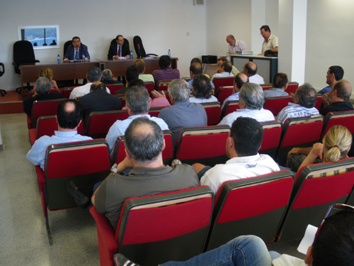 Una de les reunions entre el Ministeri de Medi Ambient i les entitats implicades en la reserva.