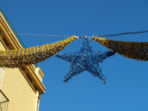 Un dels ornaments nadalencs que s'encendrà aquest vespre.