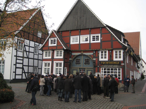 Membres de la delegació de Palamós durant una visita guiada a Rheda.