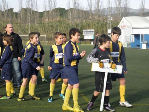 Els nois de l'aleví C de la Fundació, ahir durant la presentació.