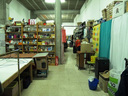 Magatzem de Cáritas amb material per a les seves activitats socials.