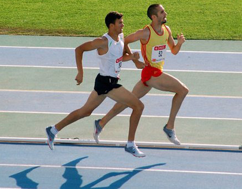 Adel Mechaal, amb samarreta blanca, en una imatge d'arxiu.