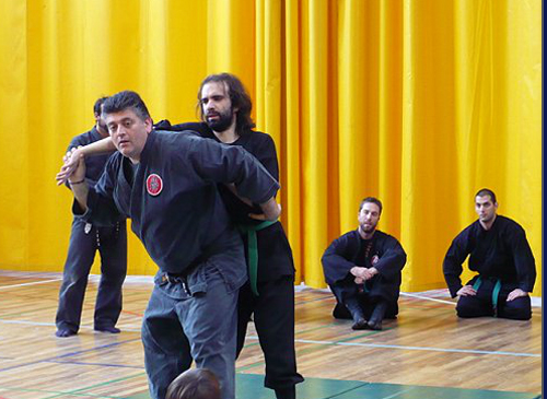 Una sessió de treball del Club Esportiu Bujinkan Palamós.