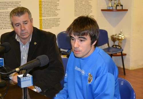 Oscar Almendros i el president del Palamós CF, Miquel Aguilar.