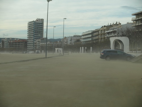 El vent de tramuntana afecta avui Palamós.