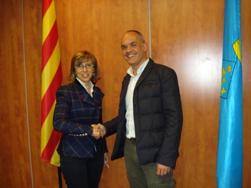 Teresa Ferrés i David Bellver, després de firmar l'acord.
