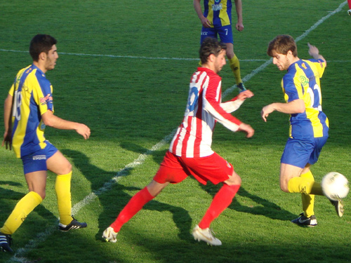 Un moment del Palamós-Vilassar d'ahir. (Foto: Sergi Cortés).