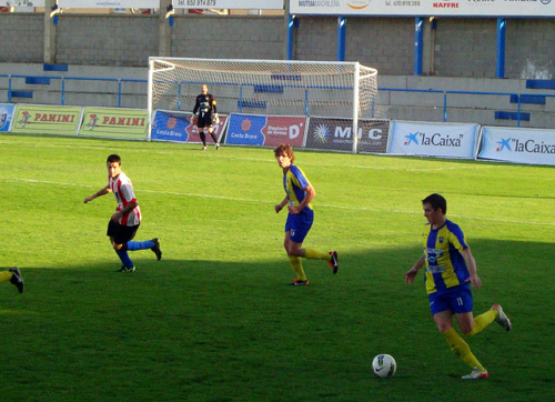 Imatge del Palamós CF-Júnior, ahir al Nou Estadi. (Foto: Sergi Cortés).