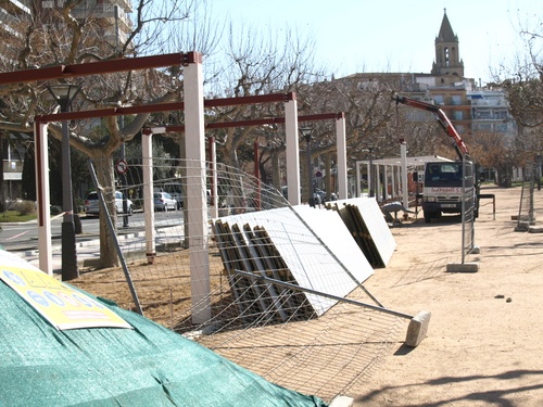 Desmuntatge de les terrasses del passeig, fa unes setmanes.