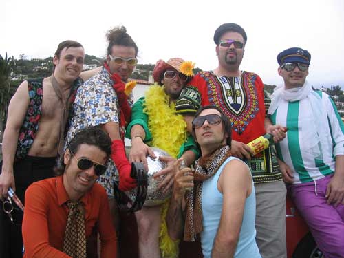 L'orquestra Di-versiones toca demà a Sant Antoni a benefici de l'escola Els Àngels.