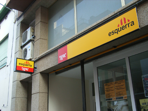 Entrada al local d'ERC, al carrer de Josep Joan.